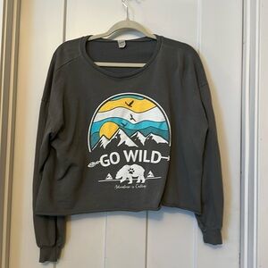 Go Wild Adventure is Calling cropped sweatshirt